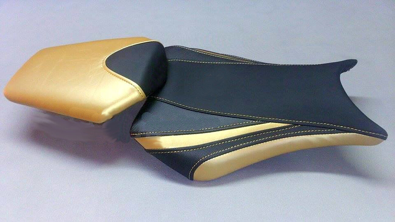 Motorradsitzbank beziehen