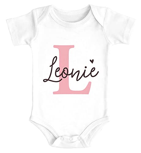 SpecialMe® Baby Body mit Namen personalisiert Herz Initiale Anfangsbuchstabe Geschenk Geburt Kurzarm Bio Baumwolle Mädchen weiß 0-3 Monate